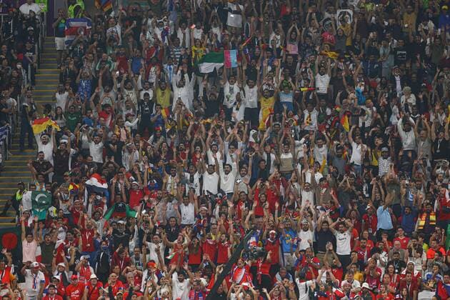 Mandatory Credit: Photo by Kieran McManus Shutterstock (13640390s) Fans do the Mexican Wave during the game Costa Rica v Germany, FIFA World Cup, WM, Weltmeisterschaft, Fussball 2022, Group E, Football, Al Bayt Stadium, Al Khor, Qatar - 01 Dec 2022 Editorial Use Only Costa Rica v Germany, FIFA World Cup 2022, Group E, Football, Al Bayt Stadium, Al Khor, Qatar - 01 Dec 2022 Editorial Use Only  Copyright: xKieranxMcManus Shutterstockx 13640390s