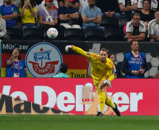 Costa Rica v Germany 2022 FIFA World Cup, WM, Weltmeisterschaft, Fussball Germany goalkeeper Manuel Neuer throws the ball during the 2022 FIFA World Cup Group E match at Al Bayt Stadium, Al Bayt Content Not Available For UK Newspapers Copyright: xPaulxChestertonx FIL-17657-0076 UK Newspapers OUT