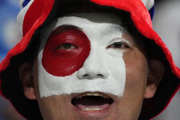 DOHA (QATAR), 12 01 2022 - WORLD CUP JAPAN vs SPAIN - Japanese fans celebrate qualifying for the Round of 16 after the match between Japan vs Spain FIFA, held at Khalifa International Stadium, in Doha , this Thursday (01). Photos by Alexandre Brum Ag. frame 31119 (Alexandre Brum Ag. Enquadrar SPP)  Copyright: xAlexandrexBrum Ag.xEnquadrarx xSx spp-en-AlBrEn-DSC05514