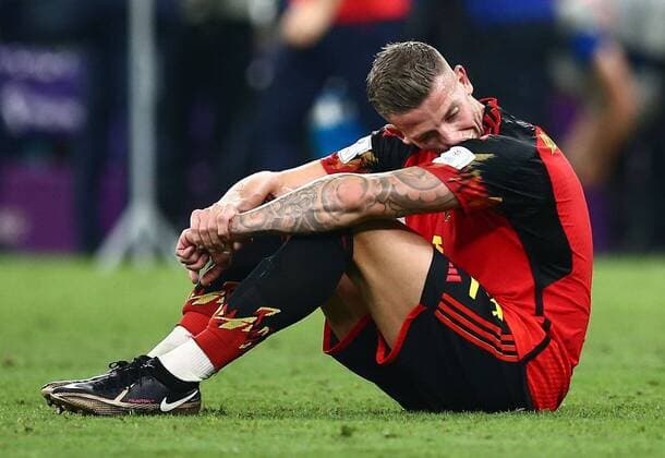 Mandatory Credit: Photo by Michael Zemanek Shutterstock (13640359ea) Toby Alderweireld of Belgium dejected after the final whistle Croatia v Belgium, FIFA World Cup, WM, Weltmeisterschaft, Fussball 2022, Group F, Football, Ahmad Bin Ali Stadium, Ar-Rayyan, Qatar - 01 Dec 2022 Editorial Use Only Croatia v Belgium, FIFA World Cup 2022, Group F, Football, Ahmad Bin Ali Stadium, Ar-Rayyan, Qatar - 01 Dec 2022 Editorial Use Only Copyright: xMichaelxZemanek Shutterstockx 13640359ea