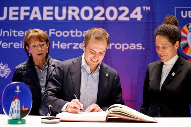 Colognes Lord Mayor Henriette Reker, ex-footballer Philipp Lahm, tournament director of UEFA EURO 2024, and soccer player Celia Sasic, tournament ambassador of UEFA EURO 2024, at the presentation of the plans for the European Football Championship 2024 UEFA EURO 2024 in Germany A total of five matches of the European Football Championship are to be played in Cologne at the RheinEnergie Stadium, including four preliminary round matches and one round of 16 Cologne, 01 12 2022 NRW Germany Copyright: xChristophxHardtx