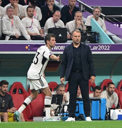 Football, men, 2022 23 season, World Cup in Qatar, Group E 3 matchday , Costa Rica Germany 2 4 at Al Bayt Stadium in Al Khor, v l Thomas Müller Germany , national coach Hansi Flick Germany , 01 12 2022, Copyright: xMatthiasxKochx
