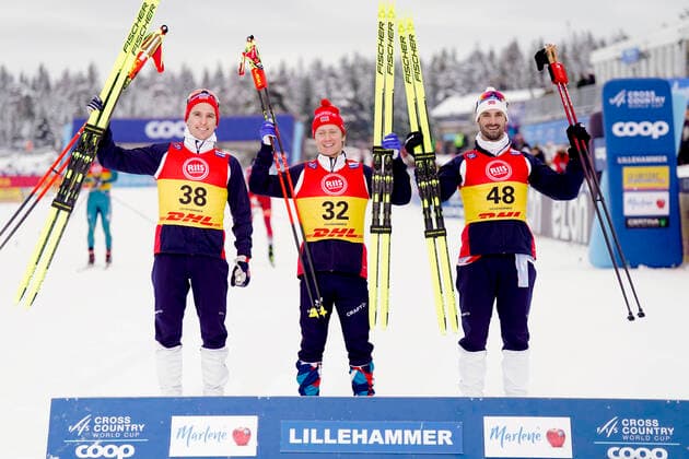 Bilder des Jahres, Sport 12 Dezember Sport Themen der Woche KW48 Sport Bilder des Tages Verdenscup i nordiske grener pa Lillehammer Lillehammer 20221202. Ivar Tildheim Andersen (i midten) vant herrenes 15 km fri teknikk foran Didrik Tonseth (t.v.) og Hans Christer Holund pa Lillehammer fredag. Foto: Heiko Junge NTB Lillehammer Norge EDITORIAL USE ONLY. RESTRICTED USE FOR BETTING COMPANIES Ref:_SPOVrSNXlIL5M4.jpg *** Nordic World Cup in Lillehammer Lillehammer 20221202 Ivar Tildheim Andersen in the middle won the mens 15 km free technique ahead of Didrik Tonseth t v and Hans Christer Holund in Lillehammer on Friday Photo Heiko Junge NTB Lillehammer Norway EDITORIAL USE ONLY RESTRICTED USE FOR BETTING COMPANIES  Copyright: xHeikoxJungex xNTBx