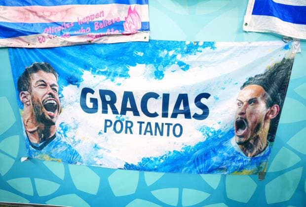Mandatory Credit: Photo by Javier Garcia Shutterstock (13640424g) Thank you for Everything reads the flag with pictures of Captain Luis Suarez and Edinson Cavani of Uruguay Ghana v Uruguay, FIFA World Cup, WM, Weltmeisterschaft, Fussball 2022, Group H, Football, Al Janoub Stadium, Al Wakrah, Qatar - 02 Dec 2022 Editorial Use Only Ghana v Uruguay, FIFA World Cup 2022, Group H, Football, Al Janoub Stadium, Al Wakrah, Qatar - 02 Dec 2022 Editorial Use Only Copyright: xJavierxGarcia Shutterstockx 13640424g