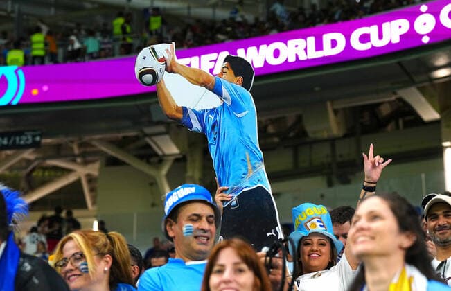 Mandatory Credit: Photo by Javier Garcia Shutterstock (13640424q) Uruguay fans taunt the Ghana fans with a picture of Luis Suarez of Uruguay hand balling in the game against Ghana in the 2010 World Cup Ghana v Uruguay, FIFA World Cup, WM, Weltmeisterschaft, Fussball 2022, Group H, Football, Al Janoub Stadium, Al Wakrah, Qatar - 02 Dec 2022 Editorial Use Only Ghana v Uruguay, FIFA World Cup 2022, Group H, Football, Al Janoub Stadium, Al Wakrah, Qatar - 02 Dec 2022 Editorial Use Only  Copyright: xJavierxGarcia Shutterstockx 13640424q