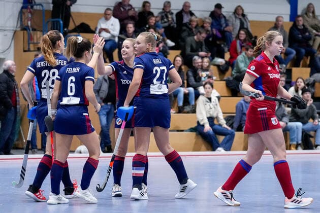 from left Charlotte Gerstenhöfer MHC, 28 , Fiona Felber MHC, 6 , Anissa Korth MHC, 23 , Stine Kurz MHC, 27 , Players of Mannheimer HC MHC , celebrating the goal, celebrating the goal, celebrating the goal, celebrating the goal, celebrating the goal, celebrating the goal, optimistic, game scene, highlight, action, action, 03 12 2022, Mannheim Germany , indoor field hockey, 1 Bundesliga Süd, women, Mannheimer HC Feudenheimer HC xozx