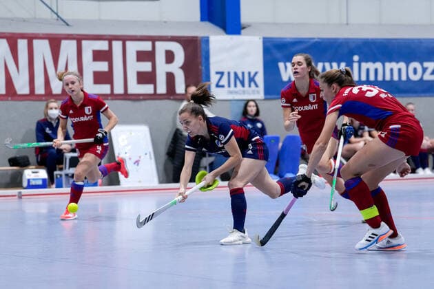 f li scorer Nadine Kanler MHC, 4 scores the goal to 4 2, hit, goal success, highlight, action, game scene, Denise Hechler FHC, 33 comes too late, 03 12 2022, Mannheim Germany , indoor field hockey, 1 Bundesliga Süd, women, Mannheimer HC Feudenheimer HC xozx