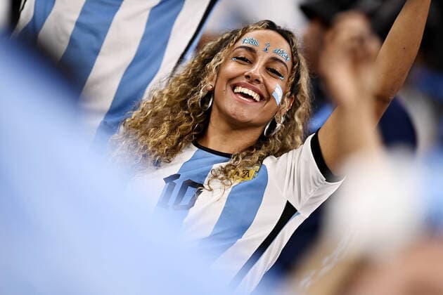 Foto LaPresse - Fabio Ferrari 3 Dicembre 2022 Doha, Qatar - - Calcio - Qatar 2022 - Coppa del Mondo Fifa - Argentina v Australia - Ottavi di finale - Ahmad Bin Ali Stadium. Nella foto: tifosi allo stadio December 3, 2022 Doha, Qatar - sport - Soccer - Qatar 2022 - FIFA World Cup, WM, Weltmeisterschaft, Fussball - Round of 16 - Argentina v Australia - Ahmad Bin Ali Stadium. In the pic: supporters  Copyright: xFabioxFerrari LaPressex