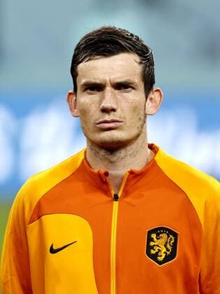 AL RAYYAN Marten de Roon of Holland during the FIFA World Cup Qatar 2022 round of 16 match between the Netherlands and the United States at the Khalifa International stadium on December 3, 2022 in AL Rayyan, Qatar ANP MAURICE VAN STONE FIFA World Cup Qatar 2022, Round of 16 2022 xVIxANPxSportx xxANPxIVx 458825473 originalFilename: 458825473.jpg