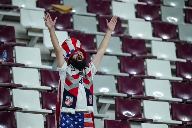 Netherlands v USA: Round of 16 - FIFA World Cup, WM, Weltmeisterschaft, Fussball Qatar 2022 Fan of team USA action after lose the match at the FIFA World Cup Qatar 2022 Round of 16 match between Netherlands and USA at Khalifa International Stadium on 3 December 2022 in Doha, Qatar. Doha Qatar  Copyright: xAymanxArefx originalFilename:aref-notitle221203_npt1Z.jpg