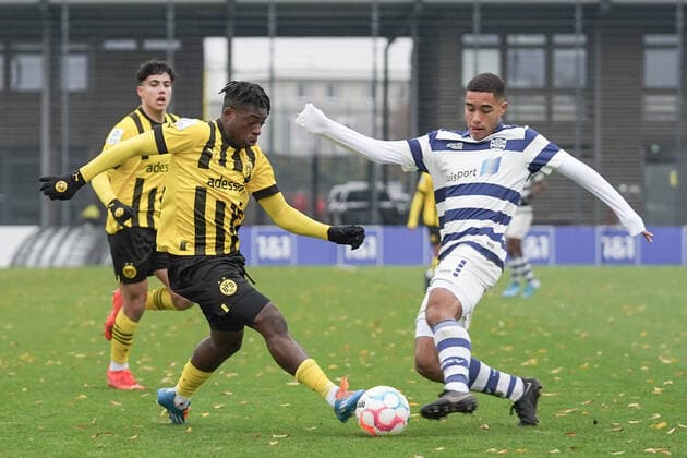 Sunday, 04 12 2022 Season 2022 2023 11 Matchday A Junior Bundesliga, U19 Bundesliga at BVB Fußballpark Hohenbuschei, Dortmund, Germany BV Borussia Dortmund U19 MSV Duisburg U19 Samuel Bamba Borussia Dortmund U19 10