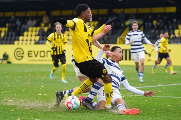 Sunday, 04 12 2022 Season 2022 2023 11 Matchday A Junior Bundesliga, U19 Bundesliga at BVB Fußballpark Hohenbuschei, Dortmund, Germany BV Borussia Dortmund U19 MSV Duisburg U19 Faroukou Kayode Cisse Borussia Dortmund U19 6