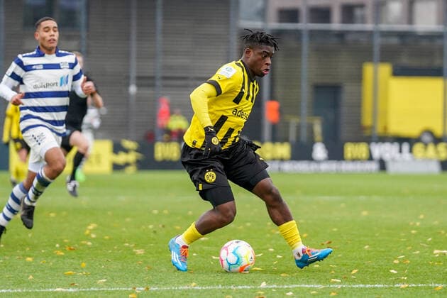 Sunday, 04 12 2022 Season 2022 2023 11 Matchday A Junior Bundesliga, U19 Bundesliga at BVB Fußballpark Hohenbuschei, Dortmund, Germany BV Borussia Dortmund U19 MSV Duisburg U19 Samuel Bamba Borussia Dortmund U19 10