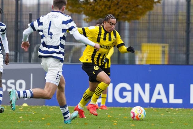 Sunday, 04 12 2022 Season 2022 2023 11 Matchday A Junior Bundesliga, U19 Bundesliga at BVB Fußballpark Hohenbuschei, Dortmund, Germany BV Borussia Dortmund U19 MSV Duisburg U19 Rafael Lubach Borussia Dortmund U19 15