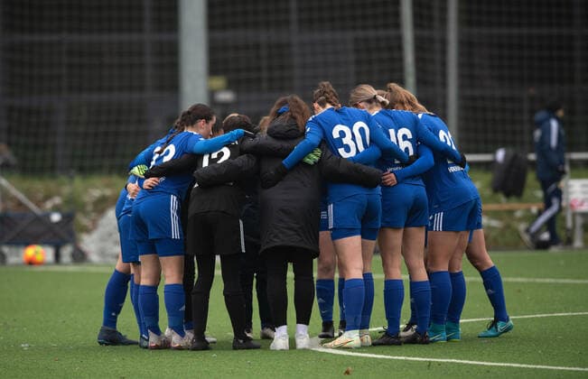 Football, Women, Season 2022 2023, Regionalliga Nordost 12 Matchday , SV Blau Weiss Hohen Neuendorf 1 FC Union Berlin, Hohen Neuendorf before the match, 04 12 2022, Copyright: xSebastianxRäppold MatthiasxKochx