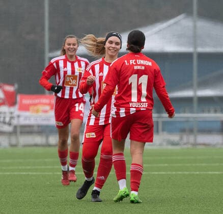 Football, women, season 2022 2023, Regionalliga Nordost 12 matchday , SV Blau Weiss Hohen Neuendorf 1 FC Union Berlin, v l Ginger Schulz 1 FC Union Berlin , Luca Marie Scheel 1 FC Union Berlin , Nour Youssef 1 FC Union Berlin , cheering after goal to 0 2, 04 12 2022, Copyright: xSebastianxRäppold MatthiasxKochx