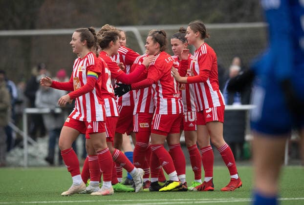 Football, Women, Season 2022 2023, Regionalliga Nordost 12 Matchday , SV Blau Weiss Hohen Neuendorf 1 FC Union Berlin, Union cheers after goal to 0 1 by Elisa Spolaczyk 1 FC Union Berlin , 04 12 2022, Copyright: xSebastianxRäppold MatthiasxKochx