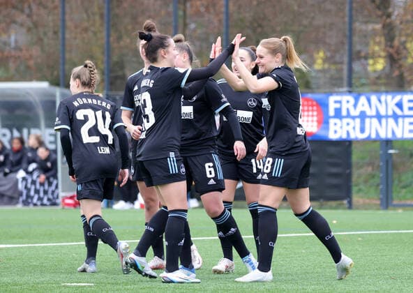 04 12 2022 football season 2022 2023 2 women football 2 Bundesliga 10 matchday 1 FC Nürnberg FCN club FC Ingolstadt 04 FCI DaMa jubilation joy goal jubilation after goal to 1 0 Kerstin Bogenschütz Bogenschuetz 8, 1 FC Nürnberg FCN and team jubilation joy goal scorer Kerstin Bogenschütz Bogenschuetz 8, 1 FC Nürnberg FCN