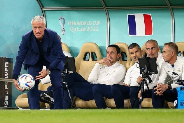 Mandatory Credit: Photo by Michael Zemanek Shutterstock (13647740af) Manager Didier Deschamps of France throws the ball back into play France v Poland, FIFA World Cup, WM, Weltmeisterschaft, Fussball 2022, Round of 16, Football, Al Thumama Stadium, Doha, Qatar - 04 Dec 2022 Editorial Use Only France v Poland, FIFA World Cup 2022, Round of 16, Football, Al Thumama Stadium, Doha, Qatar - 04 Dec 2022 Editorial Use Only  Copyright: xMichaelxZemanek Shutterstockx 13647740af