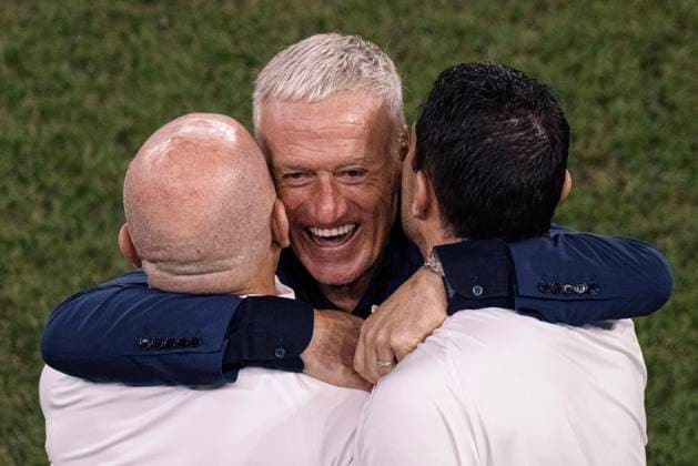 França x Polônia DOHA, CA - 04.12.2022: FRANÇA X POLÔNIA - France coach DESCHAMPS Didier celebrates ranking after the match between France and Poland, valid for the round of 16 of the World Cup, held at Al Thumama Stadium in Doha, Qatar. (Photo: Marcelo Machado de Melo Fotoarena) x2305811x  MarceloxMachadoxdexMelo