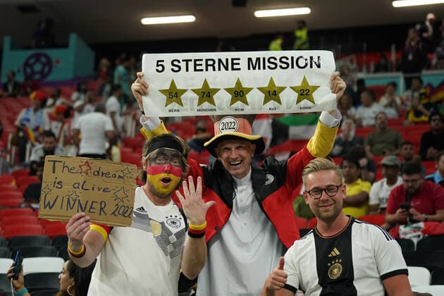 Fussball , Nationalmannschaft, FIFA WM 2022, Fussball World Cup Qatar 2022, GruppenPhase,Costa Rica-Deutschland , 01.12.2022, Al Bayt Stadion, Doha Qatar, Deutschland Fans Foto Chai von der Laage FIFA regulations prohibit any use of photographs as image sequences and or quasi-video. EDITORIAL USE ONLY, *** Football , National Team, FIFA World Cup 2022, Football World Cup Qatar 2022, GroupPhase,Costa Rica Germany , 01 12 2022, Al Bayt Stadium, Doha Qatar, Germany Fans Foto Chai von der Laage FIFA regulations prohibit any use of photographs as image sequences and or quasi video EDITORIAL USE ONLY,