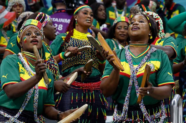 Fans of Senegal attend the FIFA World Cup, WM, Weltmeisterschaft, Fussball round 16 soccer match between England and Senegal at Al Bayt stadium in Al Khor, Qatar, 04 December 2022. World Cup 2022: England vs. Senegal !ACHTUNG: NUR REDAKTIONELLE NUTZUNG!  Copyright: xJJxGuillenx GR7249 20221204-6c13ce2873e11768162f5623a248b501a792fda4