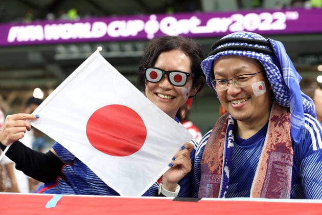 FIFA World Cup, WM, Weltmeisterschaft, Fussball Qatar 2022: Japan v Croatia: Round of 16 Fans pose for a photo prior the FIFA World Cup Qatar 2022 Round of 16 match between Japan and Croatia at Al Janoub Stadium on December 5, 2022 in Al Wakrah, Qatar. IgorxKralj PIXSELL
