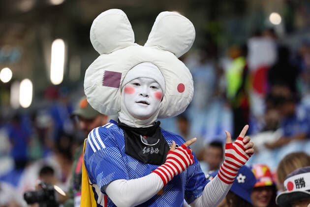 FIFA World Cup, WM, Weltmeisterschaft, Fussball Qatar 2022: Japan v Croatia: Round of 16 Fans pose for a photo prior the FIFA World Cup Qatar 2022 Round of 16 match between Japan and Croatia at Al Janoub Stadium on December 5, 2022 in Al Wakrah, Qatar. IgorxKralj PIXSELL