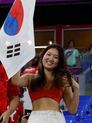 A fan of South Korea attends the FIFA World Cup, WM, Weltmeisterschaft, Fussball round 16 soccer match between Brazil and South Korea at 974 stadium in Doha, Qatar, 05 December 2022. World Cup 2022: Brazil vs. South Korea !ACHTUNG: NUR REDAKTIONELLE NUTZUNG!  Copyright: xJJxGuillénx GR1220 20221205-9d9a9003b8d058533d591b9fb7c3afc7299f3b10