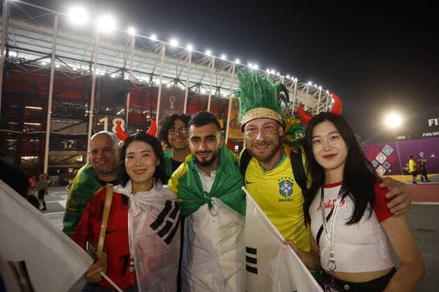 RECORD DATE NOT STATED FIFA World Cup, WM, Weltmeisterschaft, Fussball Qatar 2022 Brazil vs Korea Republic OF Fans o Aficion during the game Brazil vs Korea Republic, corresponding to the round of 16 of the FIFA World Cup Qatar 2022, at 974 Stadium, Ras Abu Aboud, Doha, on December 05, 2022. <br><br> Fans o Aficion durante el partido Brasil vs Republica de Corea, correspondiente a los octavos de final de la Copa Mundial de la FIFA Catar 2022, en el Estadio 974 Stadium, Ras Abu Aboud, Doha, el 05 de Diciembre de 2022 RAS ABU ABOUD DOHA QATAR  Copyright: xAndresxPinax 20221205_4523