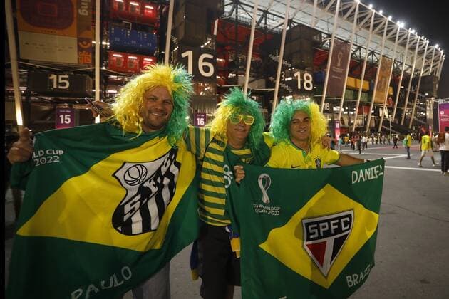 RECORD DATE NOT STATED FIFA World Cup, WM, Weltmeisterschaft, Fussball Qatar 2022 Brazil vs Korea Republic OF Fans o Aficion during the game Brazil vs Korea Republic, corresponding to the round of 16 of the FIFA World Cup Qatar 2022, at 974 Stadium, Ras Abu Aboud, Doha, on December 05, 2022. <br><br> Fans o Aficion durante el partido Brasil vs Republica de Corea, correspondiente a los octavos de final de la Copa Mundial de la FIFA Catar 2022, en el Estadio 974 Stadium, Ras Abu Aboud, Doha, el 05 de Diciembre de 2022 RAS ABU ABOUD DOHA QATAR  Copyright: xAndresxPinax 20221205_4524