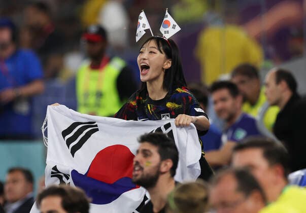 Football - 2022 FIFA World Cup, WM, Weltmeisterschaft, Fussball Qatar - Round Sixteen - Brazil vs South Korea - Stadium 974, Doha - Monday 4th December 2022 Fans are seen 
