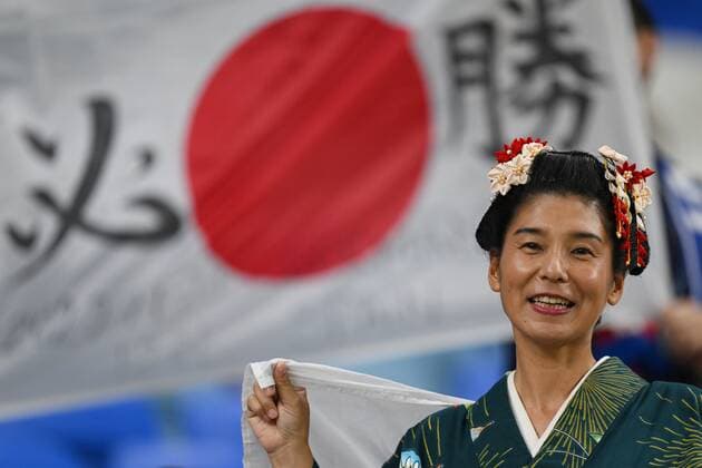 Qatar Soccer World Cup Japan - Croatia 8333612 05.12.2022 A Japan s fan is seen before the Qatar 2022 World Cup Round of 8 soccer match between Japan and Croatia at the Al Janoub Stadium, in Al-Wakrah, Qatar. Grigory Sysoev Sputnik Al Wakrah Qatar  Copyright: xGrigoryxSysoevx