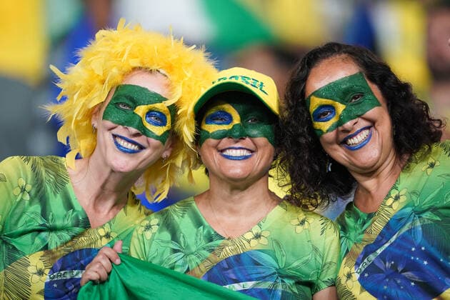 DOHA, QATAR - DECEMBER 5: Supporter of Brazil pose for a photo prior to the FIFA World Cup, WM, Weltmeisterschaft, Fussball Qatar 2022 Round of 16 match between Brazil and South Korea at Stadium 974 on December 5, 2022 in Doha, Qatar. (Photo by Florencia Tan Jun PxImages Icon Sportswire) SOCCER: DEC 05 FIFA World Cup - South Korea v Brazil Icon2212051224