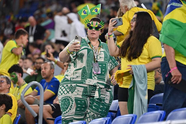 fuellige und kraeftig gebaute brasilianische Fans,Fussballfans,dicke Frau. Achtelfinale,Round of Sixteen,Spiel 54, Brasilien (BRA) - Suedkorea (KOR ) am 05.12.2022, Stadium 974 Fussball Weltmeisterschaft 20122 in Katar vom 20.11. - 18.12.2022 *** fat and powerfully built Brazilian fans,soccer fans,fat woman round of sixteen,game 54,Brazil BRA South Korea KOR on 05 12 2022,stadium 974 soccer world cup 20122 in Qatar from 20 11 18 12 2022