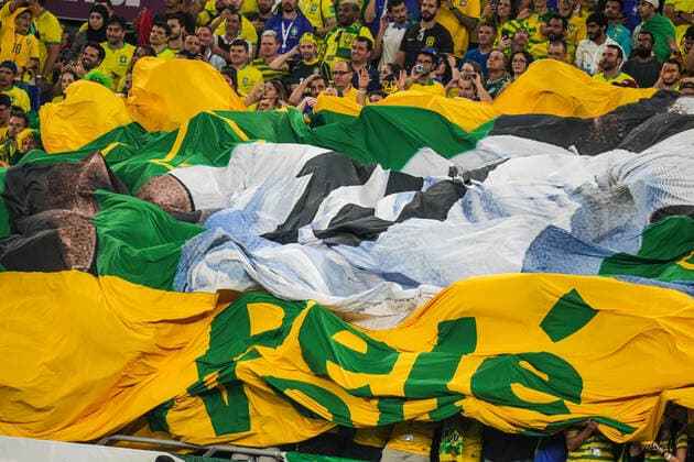 Brazil v South Korea: Round of 16 - FIFA World Cup, WM, Weltmeisterschaft, Fussball Qatar 2022 Fans of team Brazil hold baner for pele legend player of Brazil during the FIFA World Cup Qatar 2022 Round of 16 match between Brazil and Korea Republic at Stadium 974 on 5 December 2022 in Doha, Qatar. Doha Qatar  Copyright: xAymanxArefx originalFilename:aref-notitle221205_npUpw.jpg