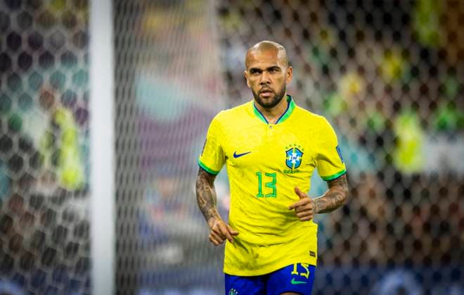 Doha, Qatar 5th Dec, 2022 Dani Alves Brazil Korea Republic Brazil South Korea World Cup 2022 in Qatar 05 12 2022 Credit Moritz Müller