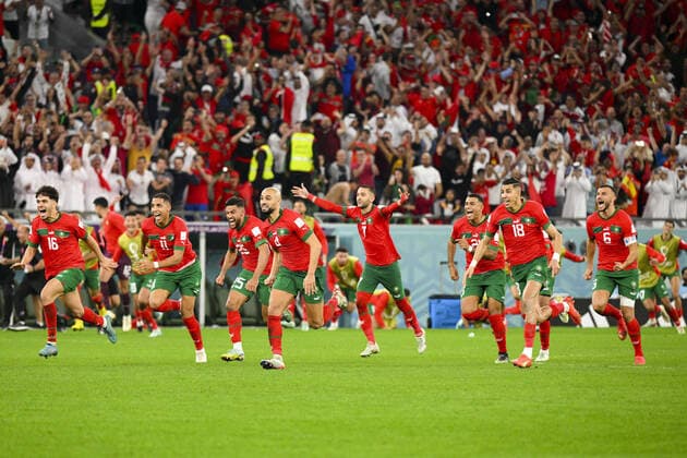 Sport Bilder des Tages joie des joueurs du Maroc apres la seance des tirs au but apres le tir de HAKIMI Achraf (MAR) FOOTBALL : Maroc vs Espagne - 1 8e finale - coupe du Monde Qatar 2022 - 06 12 2022 JBAutissier Panoramic 