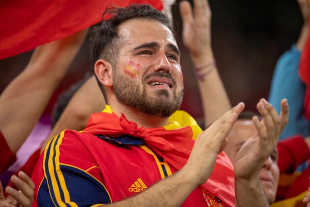morocco v spain DOHA, CA - 06.12.2022: MOROCCO V SPAIN - Fan of Spain after Spain lost the decision by penalties during the match between Morocco v Spain, valid for the Eighth of the World Cup, held at the Education City Stadium in Doha, Qatar. (Photo: Richard Callis Fotoarena) x2307143x  RichardxCallis