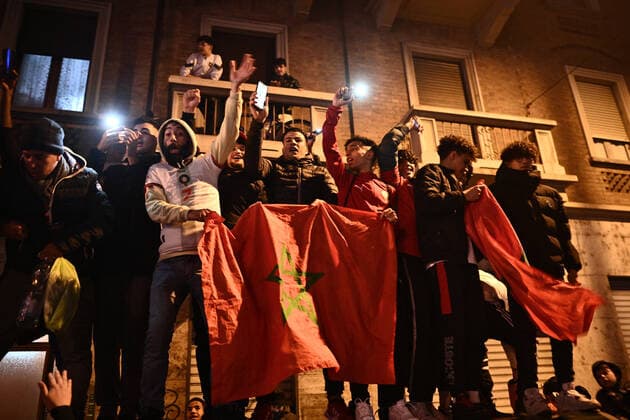 Photo Marco ALpozzi - LaPresse 06-12-2022 Turin Morocco fans watch the match at the Yalla Aurora Center in Turin In the photo fans  Copyright: xMarcoxALpozzix-xLaPressex