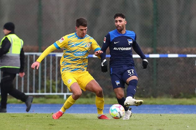 07 12 2022, xtgx, football test match, Hertha BSC Eintracht Braunschweig emspor, v l Danilo Wiebe Braunschweig, 23 , Nader El Jindaoui Hertha duel, duel, fight, tackle DFL DFB REGULATES PROHIBIT ANY USE OF PHOTOGRAPHS as IMAGE SEQUENCES and or QUASI VIDEO Berlin