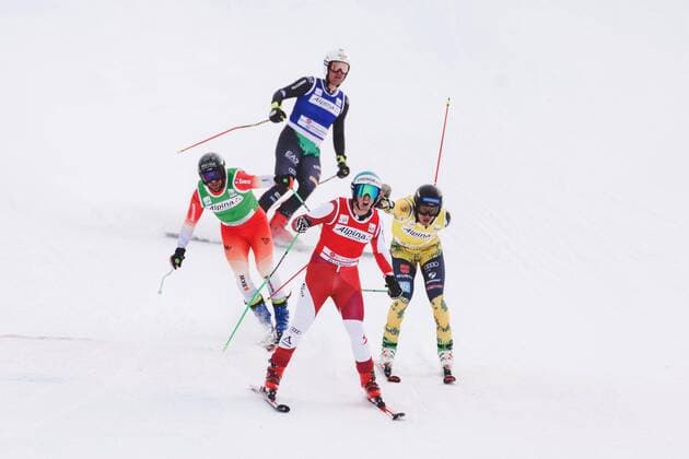 Bilder des Jahres 2022, Sport 12 Dezember FREE STYLE - FIS SX WC Val Thorens VAL THORENS,FRANCE,08.DEC.22 - FREESTYLE SKIING - FIS World Cup, Ski Cross, ladies, men. Image shows Johannes Rohrweck (AUT), Jonas Lenherr (SUI), Tobias Mueller (GER) and Dominik Zuech (ITA).  GEPAxpictures xDanielxGoetzhaber