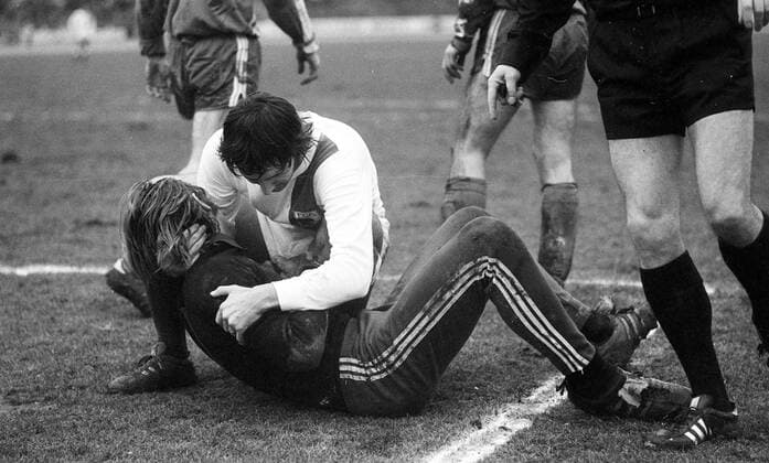19.01.74 Stuttgarter Kickers - FC Augsburg Deutschland, Stuttgart, 19.01.1974, Fussball, Regionalliga Süd, Stuttgarter Kickers - FC Augsburg (4:1): TW Hans Hauser (FC Augsburg). *** 19 01 74 Stuttgarter Kickers FC Augsburg Germany, Stuttgart, 19 01 1974, Football, Regionalliga Süd, Stuttgarter Kickers FC Augsburg 4 1 TW Hans Hauser FC Augsburg