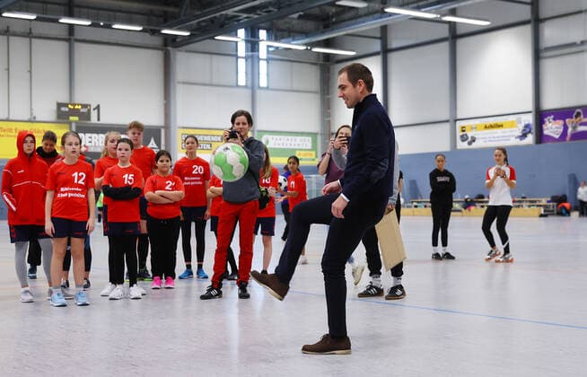 UEFA Euro 2024 Host City Leipzig 08 12 2022 Leipzig, 08 12 2022, Egidius Braun Sports School, European Football Championship 2024, Working Visit of EURO 2024 GmbH and Inclusive European Cup , In the picture Euro24 Organizing Committee, Tournament Director Philipp Lahm Ex DFB National Player , Picture Point