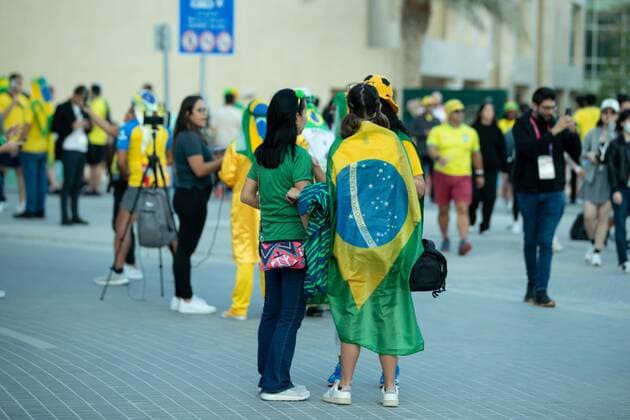 Croatia v Brazil: Quarter Final - FIFA World Cup, WM, Weltmeisterschaft, Fussball Qatar 2022 A fan enjoys the pre-match atmosphere during the FIFA World Cup Qatar 2022 Round of 8 match between Brazil and Croatia at Education City Stadium on December 09, 2022 in Al Rayyan, Qatar. Al Rayyan Qatar  Copyright: xAhmedxAwaadx originalFilename:awaad-notitle221209_npBai.jpg