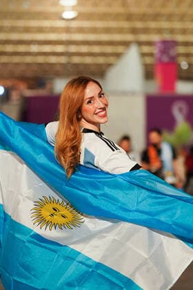 LUSAIL, QATAR - DECEMBER 9: Argentina supporter before the FIFA World Cup, WM, Weltmeisterschaft, Fussball Qatar 2022 quarter final match between Netherlands and Argentina at Lusail Stadium on December 09, 2022 in Lusail, Qatar. (Photo by Florencia Tan Jun PxImages Icon Sportswire) SOCCER: DEC 09 FIFA World Cup - Argentina v Netherlands Icon221209653