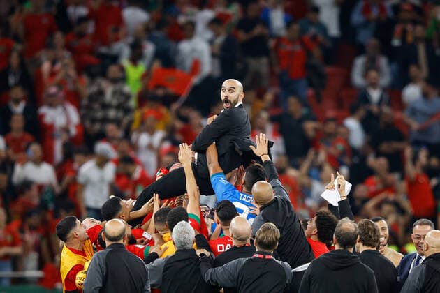 Bilder des Jahres 2022, Sport 12 Dezember morocco vs portugal DOHA, CA - 10.12.2022: MOROCCO VS PORTUGAL - Coach REGRAGUI Walid from Morocco during the match between Morocco and Portugal, valid for the quarterfinals of the World Cup, held at the Al Thumama Stadium in Doha, Qatar. (Photo: Rodolfo Buhrer La Imagem Fotoarena) x2308619x  RodolfoxBuhrer