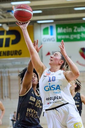 Brianna Lee Rollerson Saarlouis, 18 , Barbora Kasparkova Lions, 10 , Gisa Lions MBC Inexio Royals Saarlouis, basketball, women, DBBL, championship, 8 match day, 2022 2023, 10 12 2022, Hall SWH Arena Sachsen Anhalt Germany