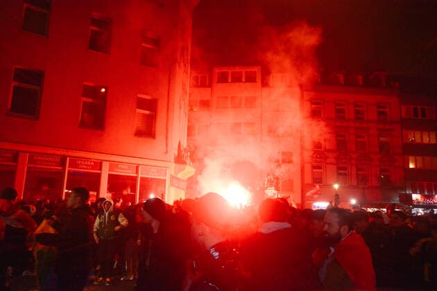 Morocco Football Fans Celebrate In Duesseldorf general view of thousands of Morocco football fans are seen celebrating near Duesseldorf central station in Duesseldorf, Germany on December 10, 2022 after Morocco kocks portugal out of World Cup Duesseldorf Germany  Copyright: xYingxTangx originalFilename:tang-notitle221210_np2wp.jpg