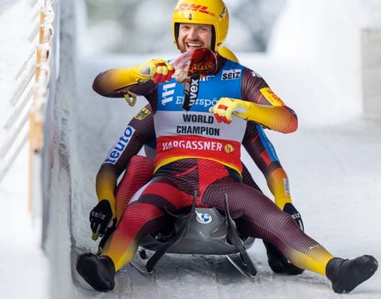 Bilder des Jahres 2022, Sport 12 Dezember Sport Bilder des Tages December 10, 2022, WHISTLER, B.C, CANADA: Toni Eggert and Sasha Benecken of Germany are seen during the Eberspacher Luge World Cup in Whistler, B.C. Saturday, December 10, 2022. Canada News - December 10, 2022  - ZUMAc35_ 20221210_zaf_c35_054 Copyright: xJonathanxHaywardx